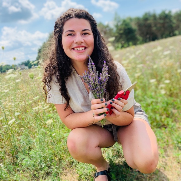 Meet your Posher, Margaret - Picture 4 of 5